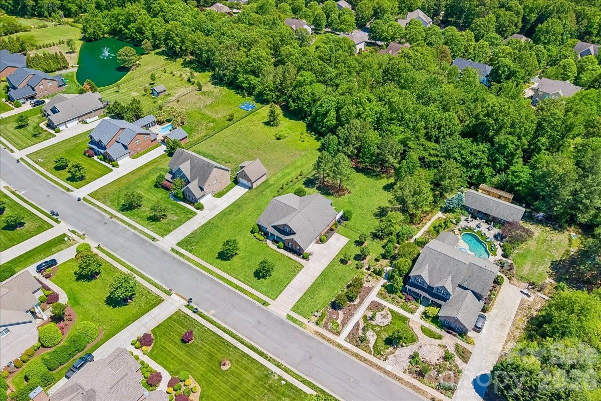 1006 Spring Rose Lane Matthews NC 28104