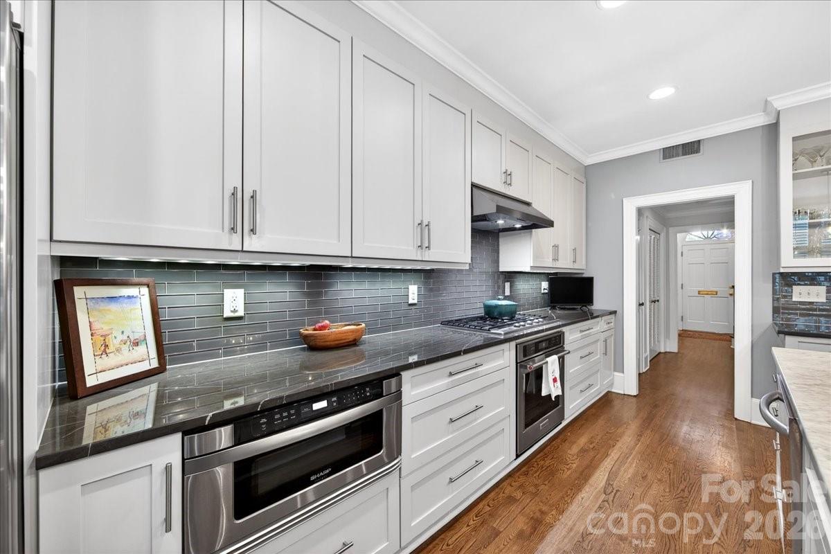 202 Perrin Place Charlotte NC 28207
