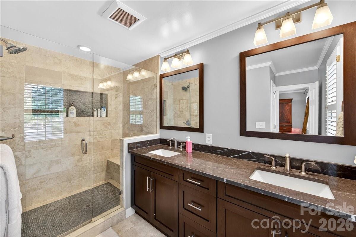 202 Perrin Place Charlotte NC 28207