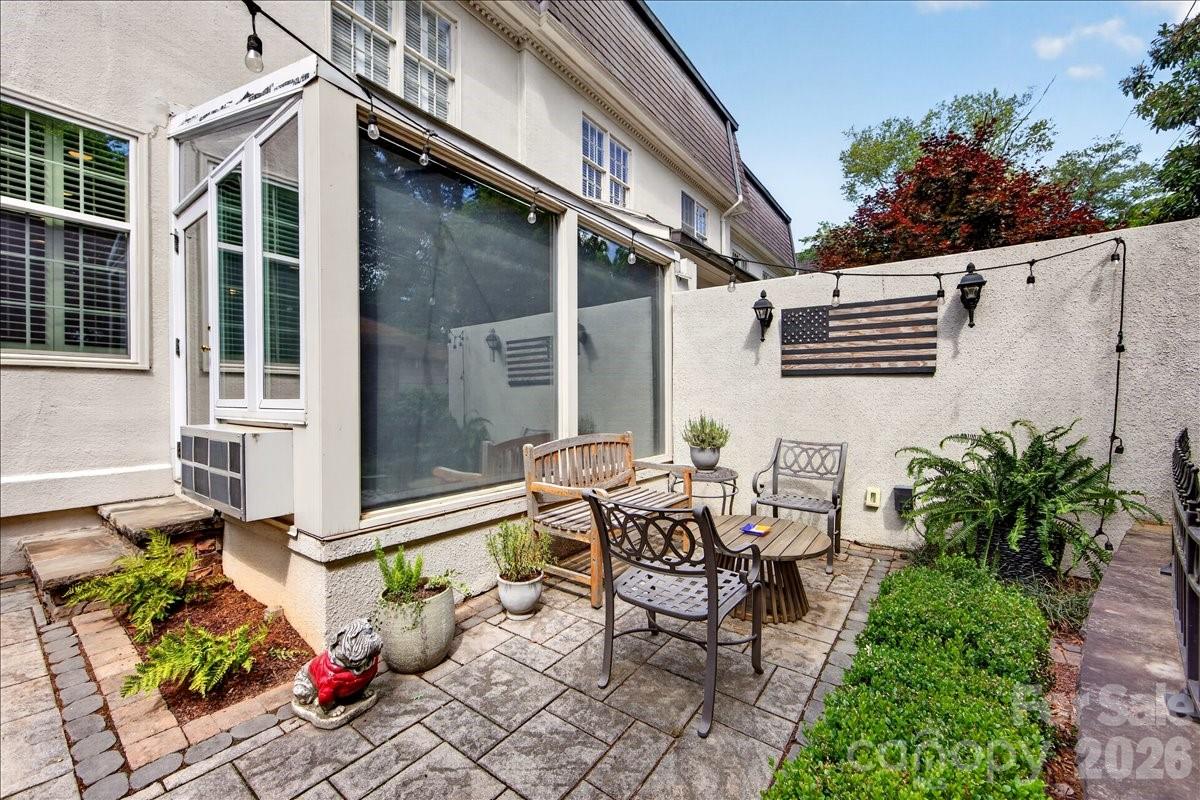 202 Perrin Place Charlotte NC 28207