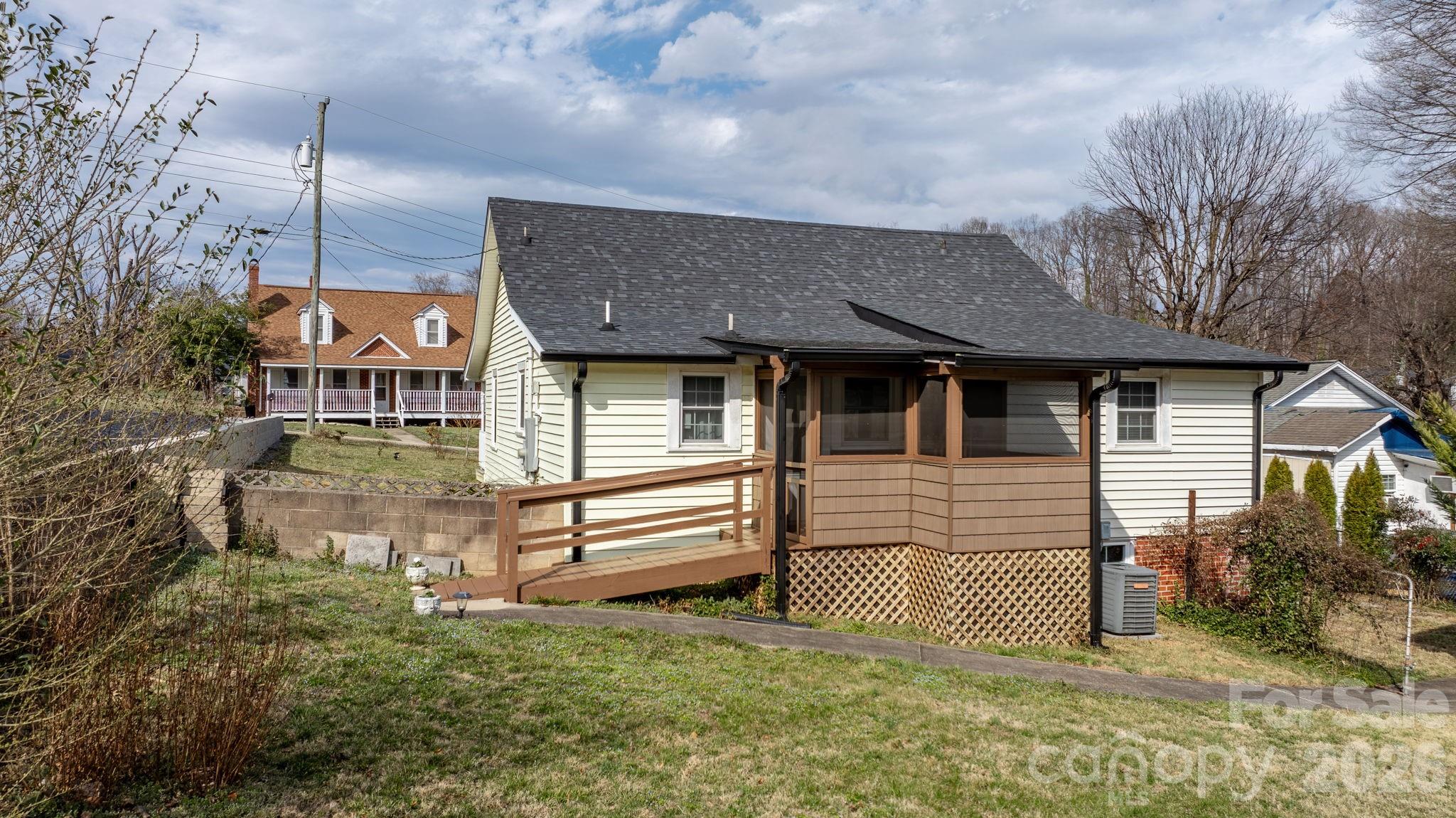 88 Lincoln Avenue Marion NC 28752