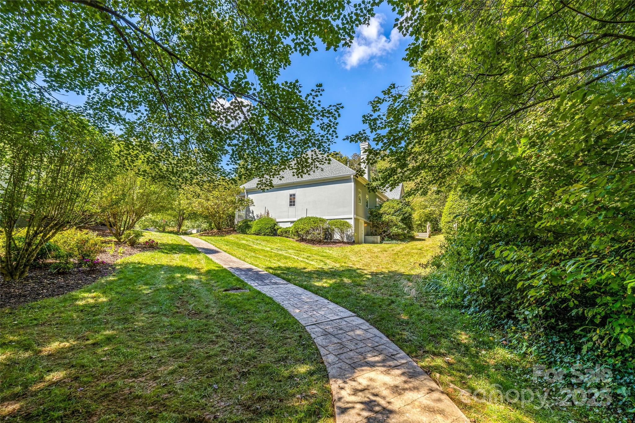28 Clovelly Way Asheville NC 28803