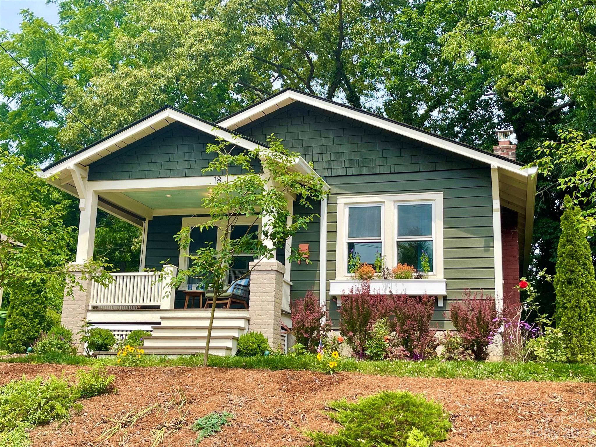 18 Robindale Avenue Asheville NC 28801