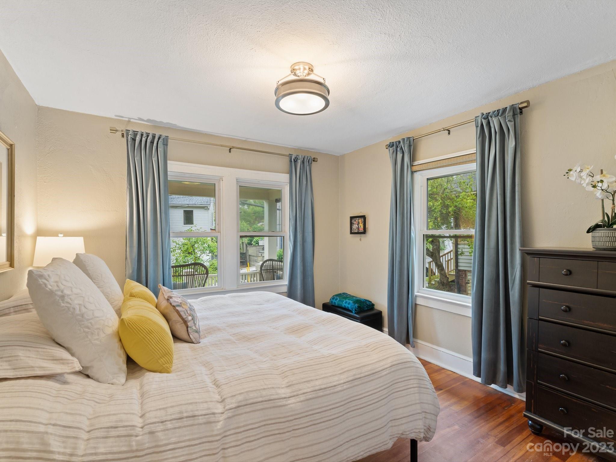 18 Robindale Avenue Asheville NC 28801