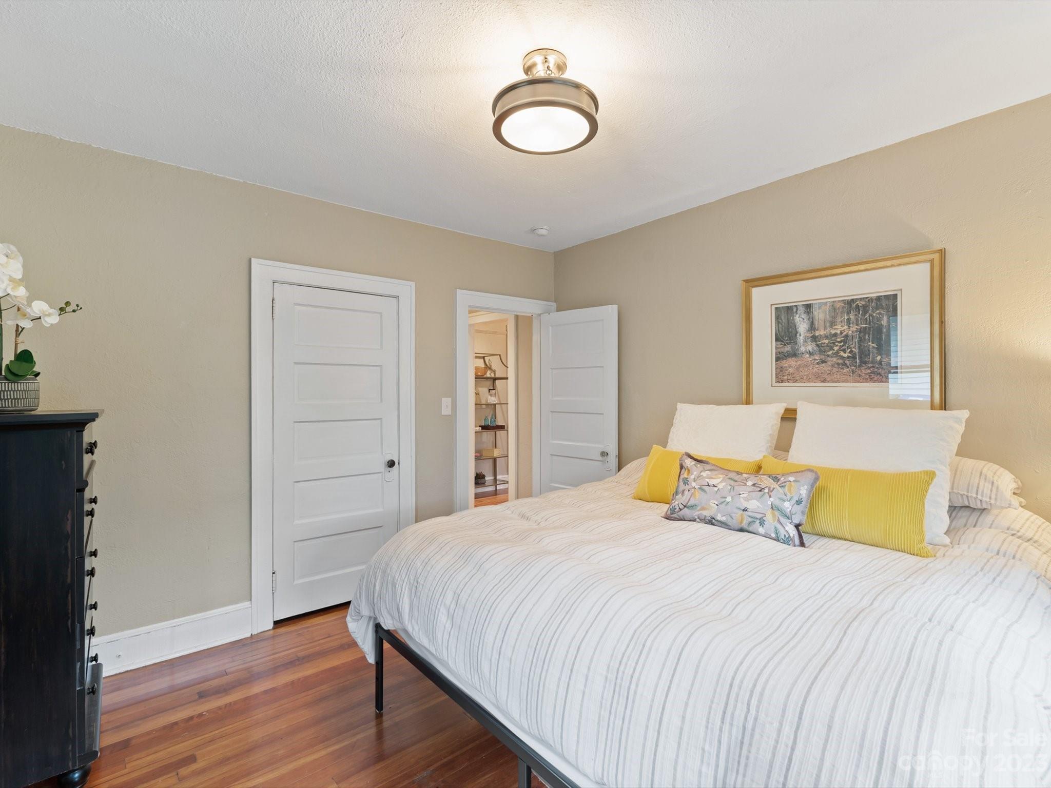 18 Robindale Avenue Asheville NC 28801