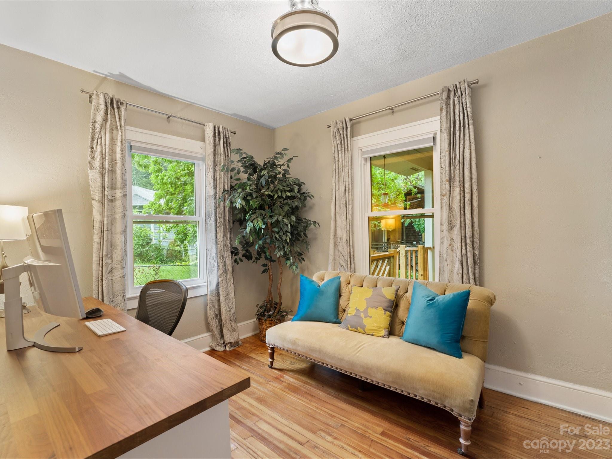 18 Robindale Avenue Asheville NC 28801