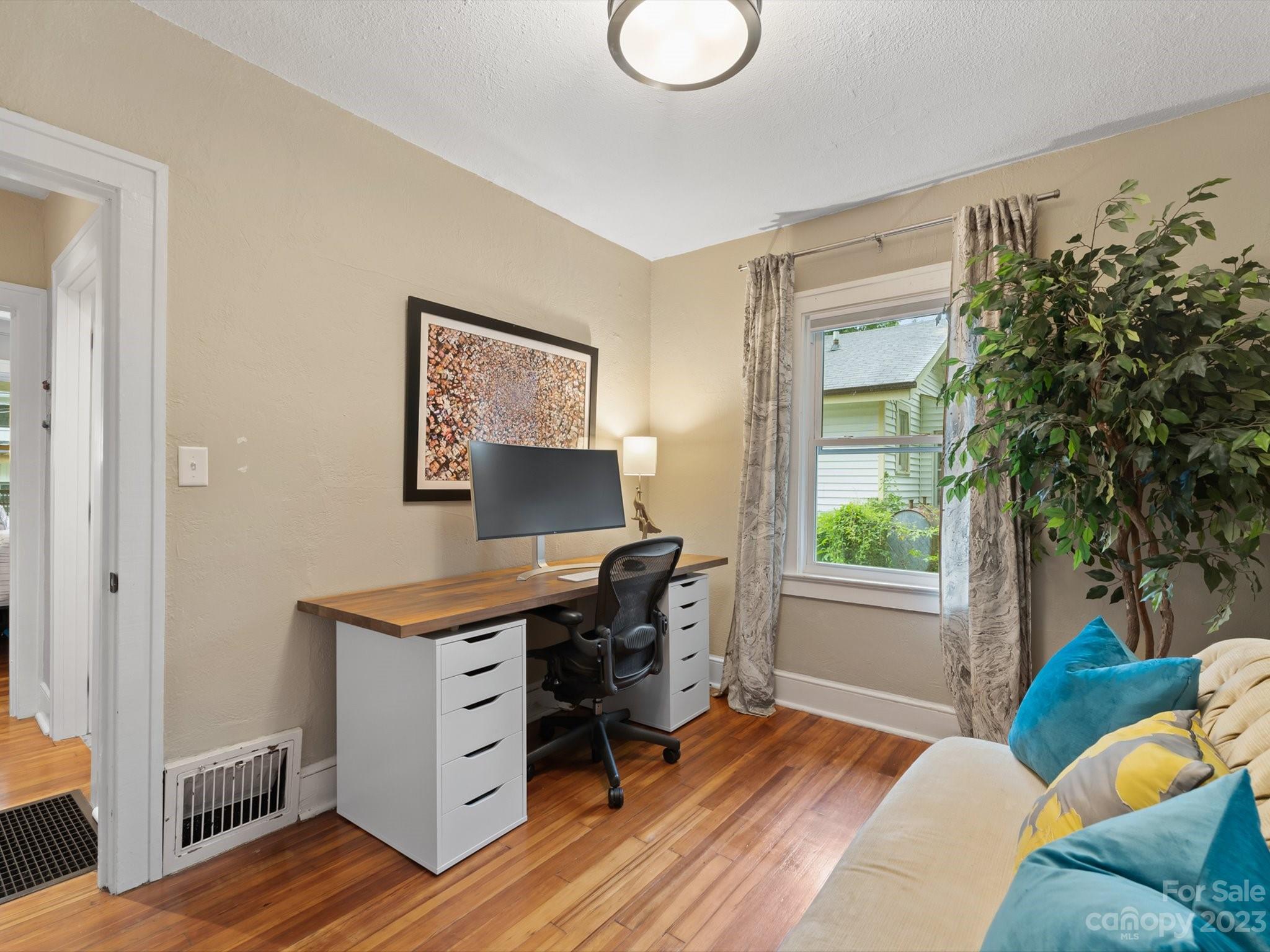 18 Robindale Avenue Asheville NC 28801