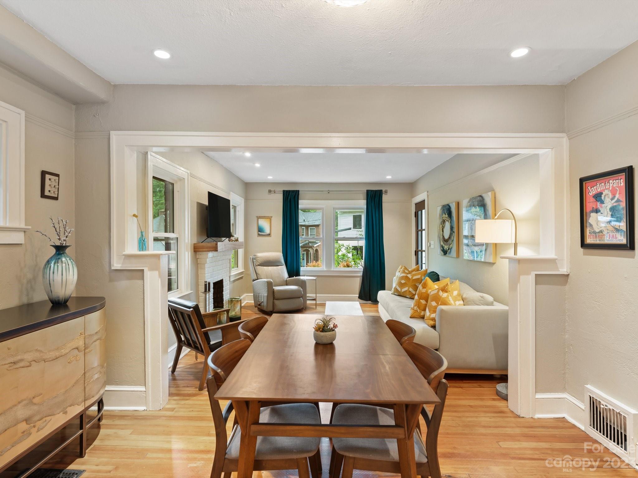 18 Robindale Avenue Asheville NC 28801