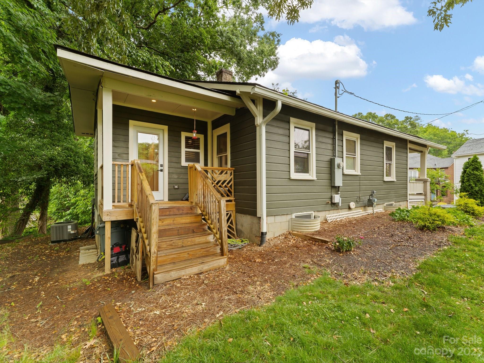 18 Robindale Avenue Asheville NC 28801