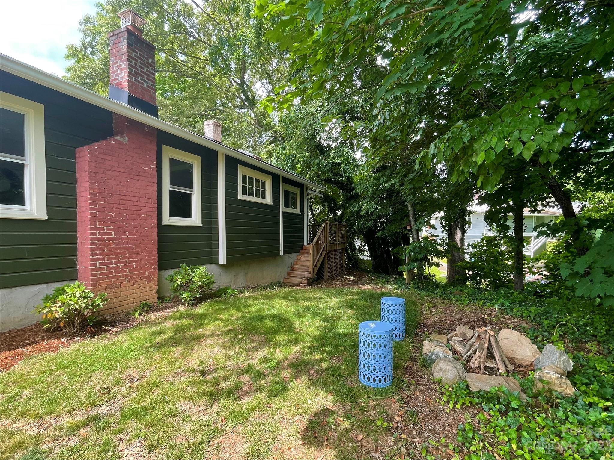 18 Robindale Avenue Asheville NC 28801