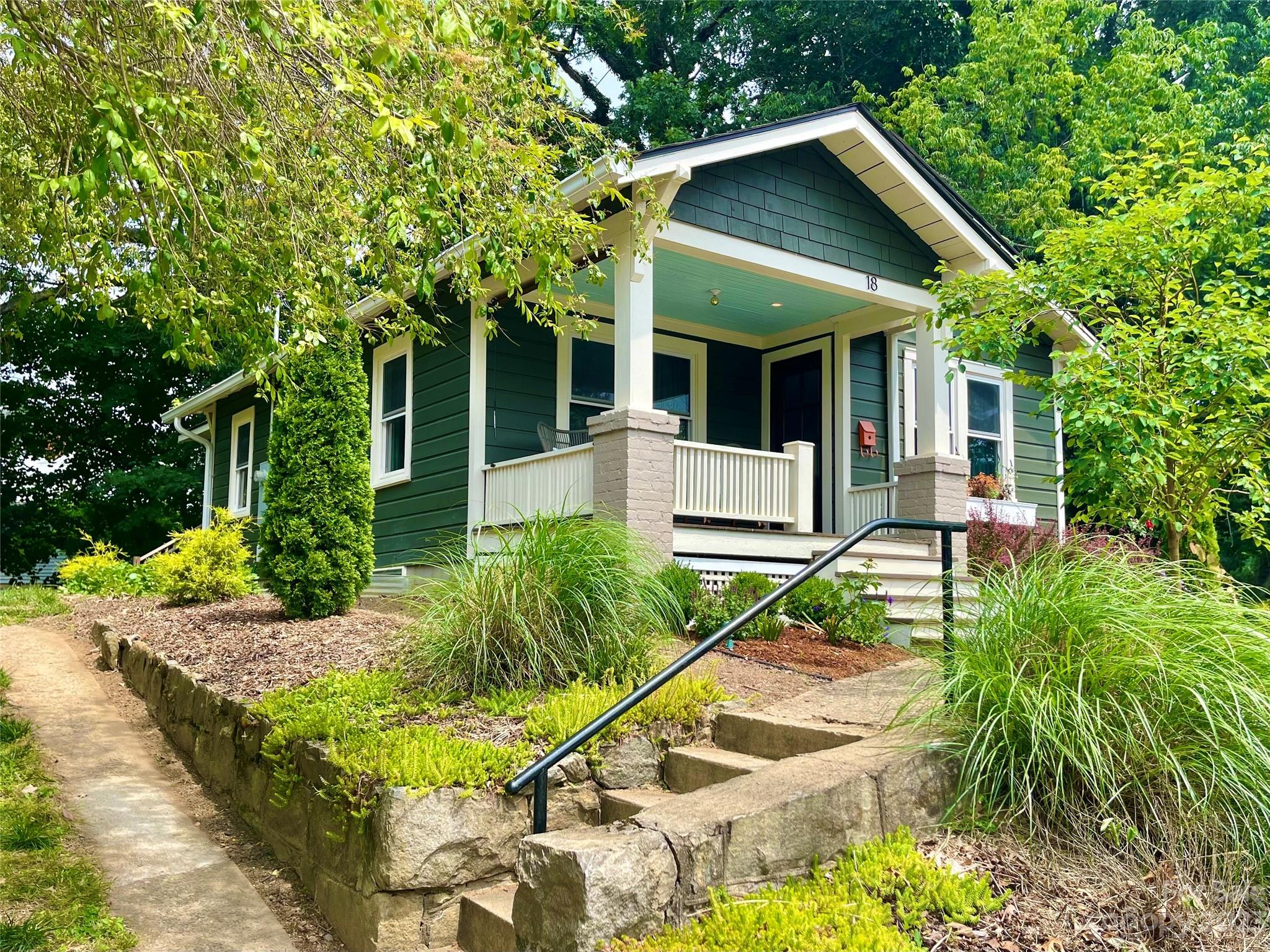18 Robindale Avenue Asheville NC 28801