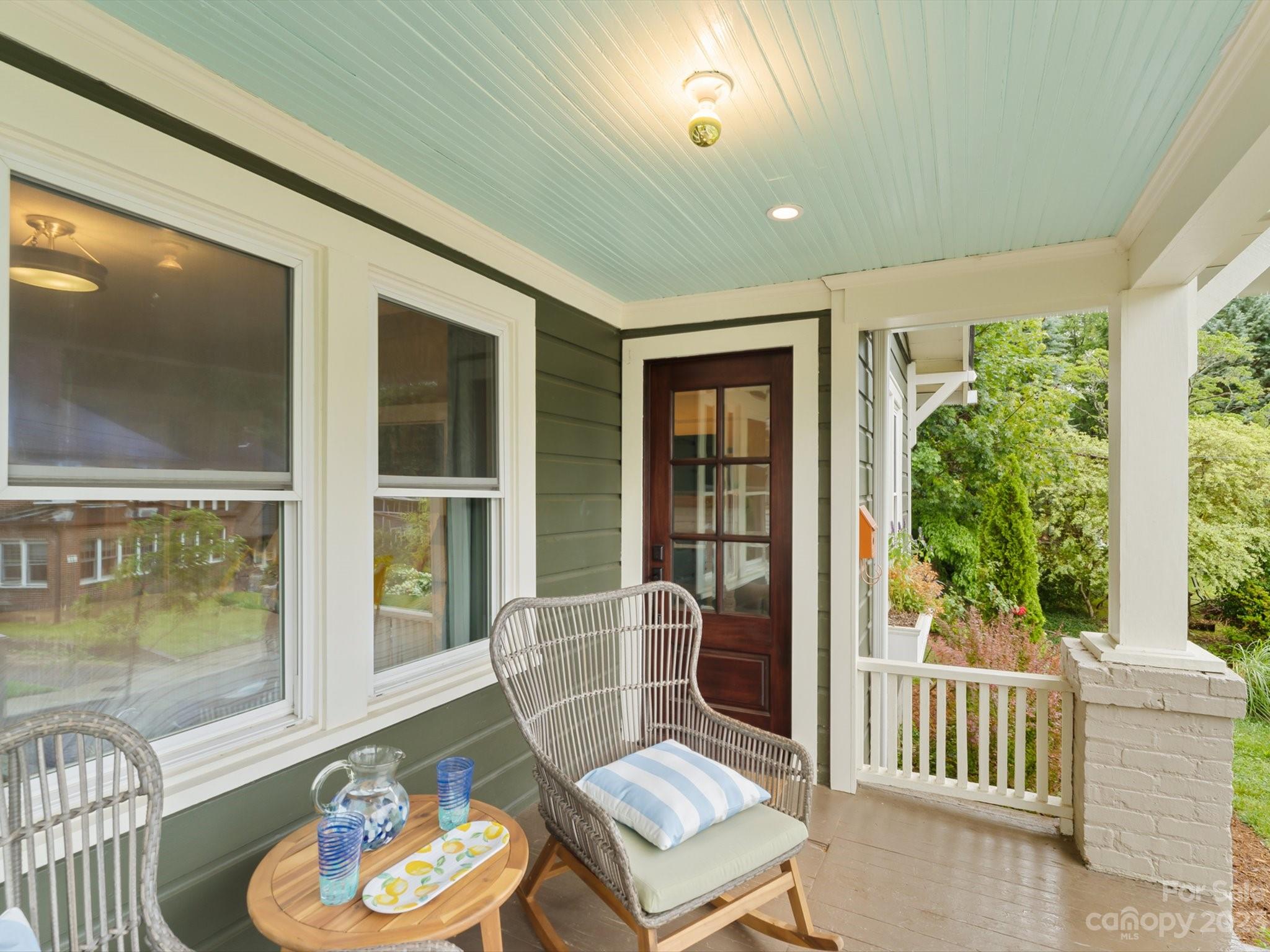 18 Robindale Avenue Asheville NC 28801