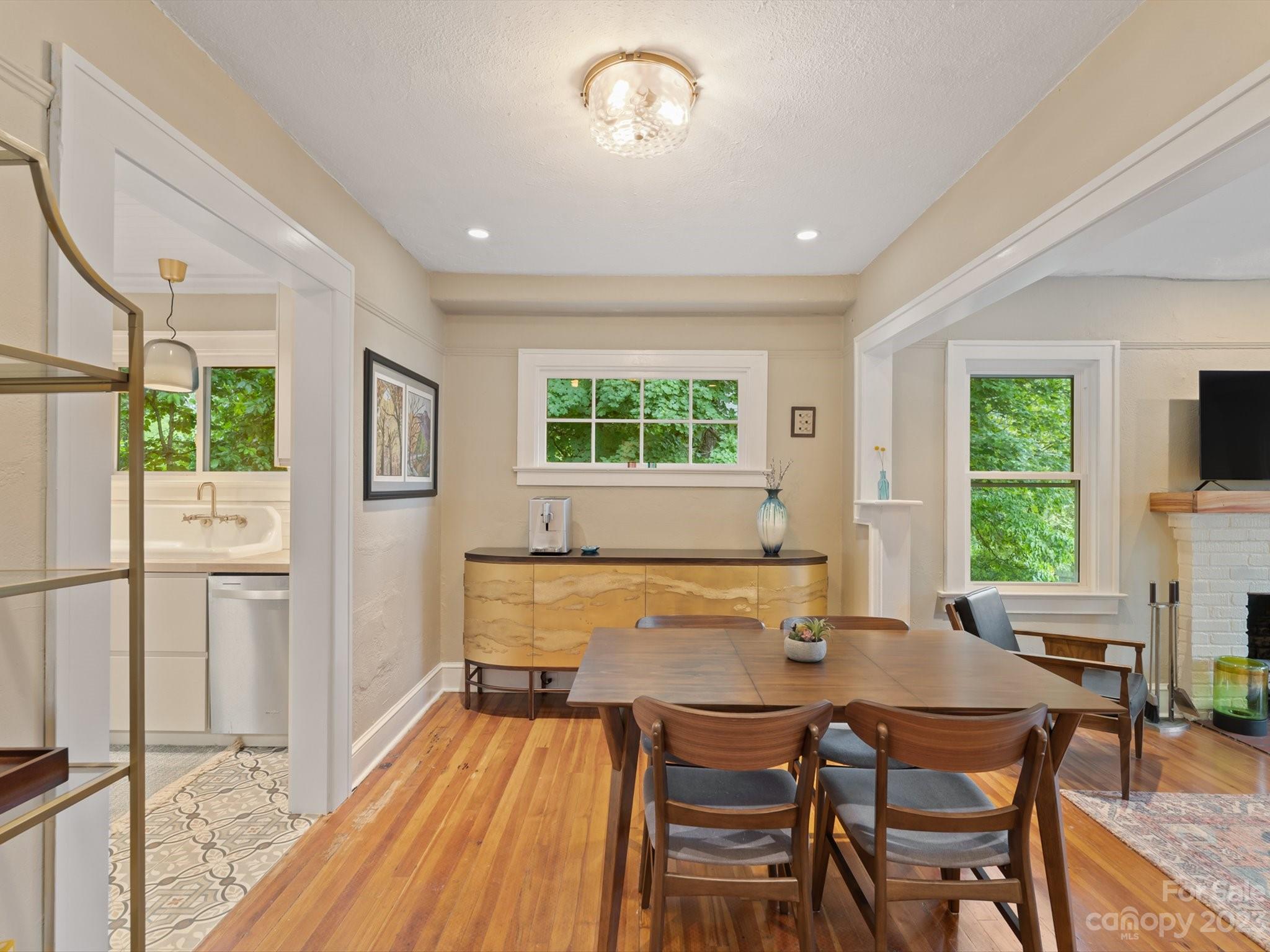 18 Robindale Avenue Asheville NC 28801