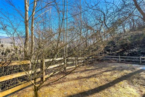 189 Hilltop Road Black Mountain NC 28711