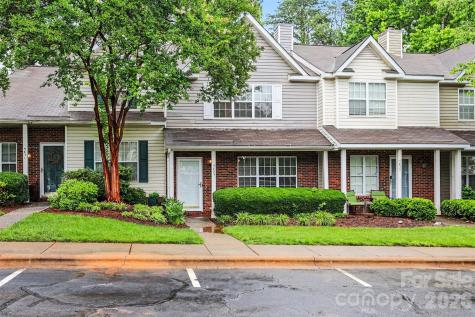 5833 Cougar Lane Charlotte NC 28269