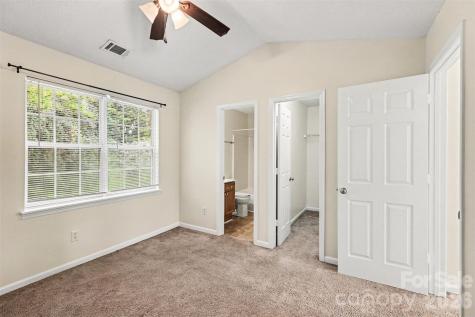 5833 Cougar Lane Charlotte NC 28269