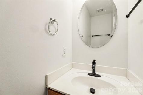 5833 Cougar Lane Charlotte NC 28269