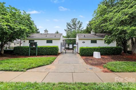 5833 Cougar Lane Charlotte NC 28269