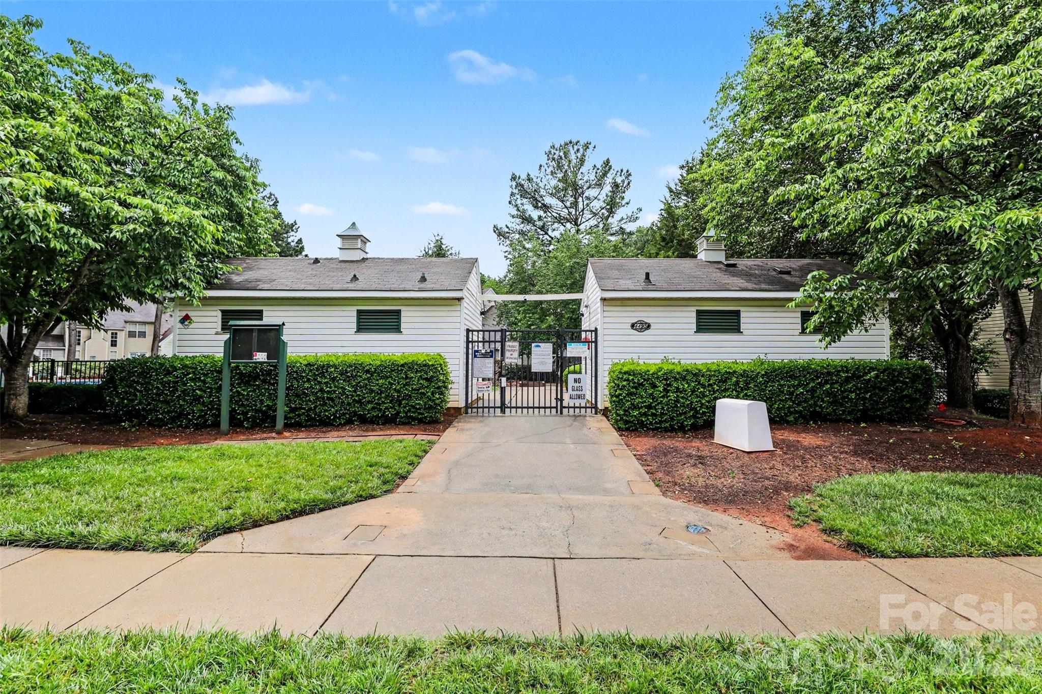 5833 Cougar Lane Charlotte NC 28269