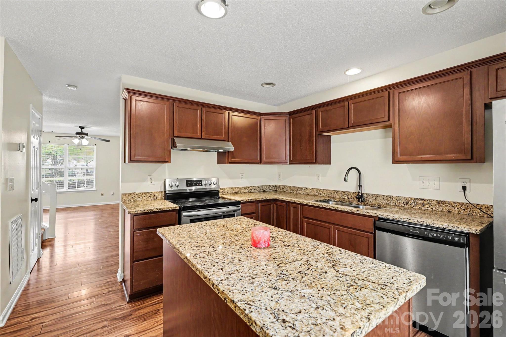 5833 Cougar Lane Charlotte NC 28269