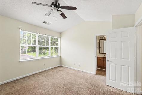 5833 Cougar Lane Charlotte NC 28269