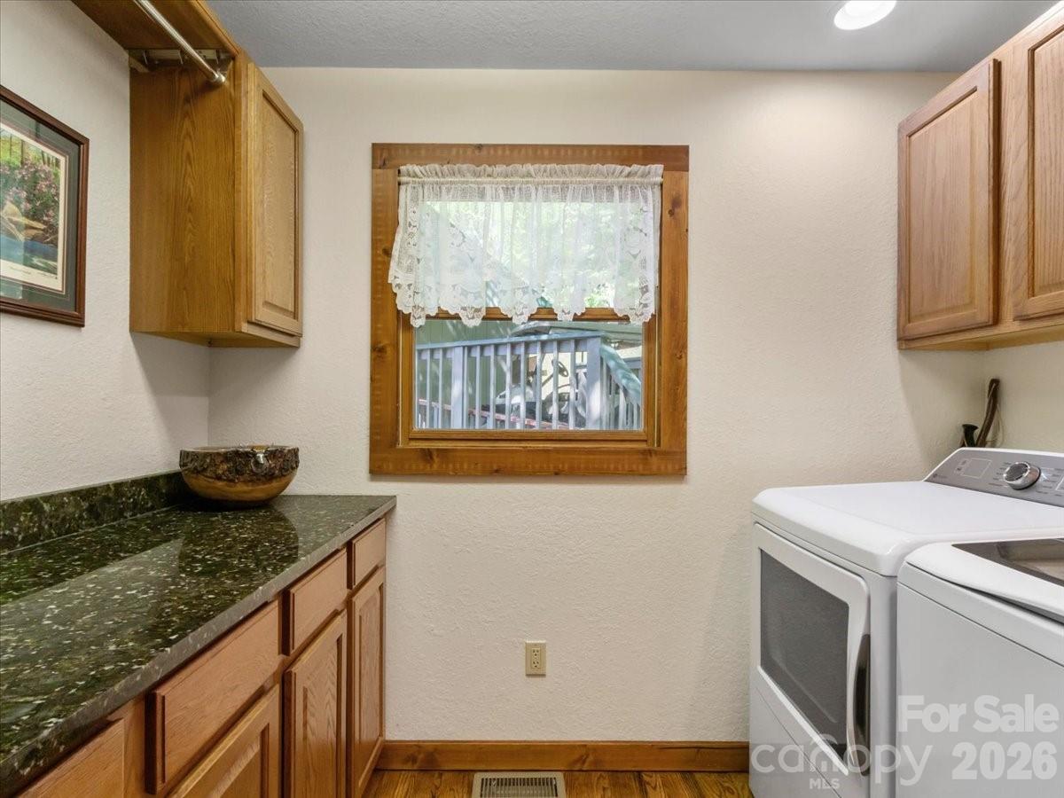 121 Ivy Ridge Road Burnsville NC 28714