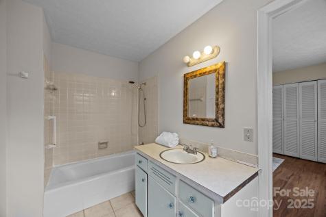 90 Knob Hill Road Asheville NC 28806