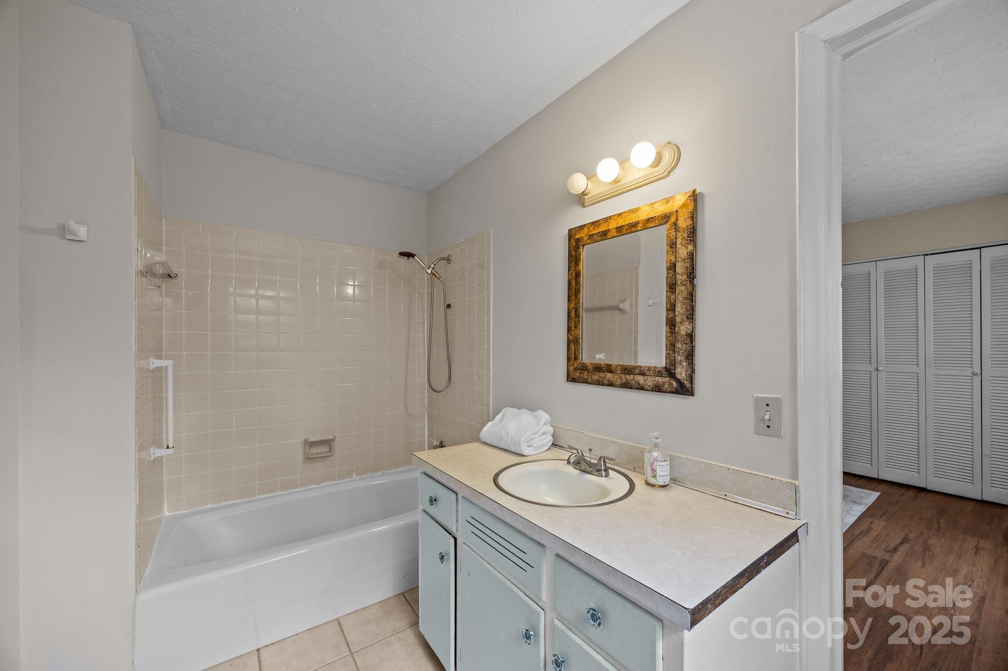 90 Knob Hill Road Asheville NC 28806