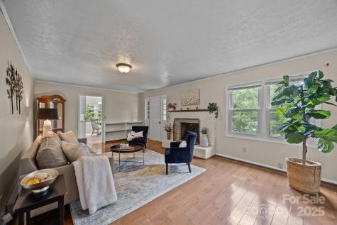 90 Knob Hill Road Asheville NC 28806