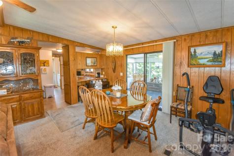 222 Cranbrook Circle Hendersonville NC 28792