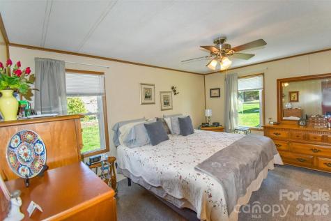222 Cranbrook Circle Hendersonville NC 28792