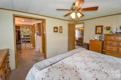 222 Cranbrook Circle Hendersonville NC 28792