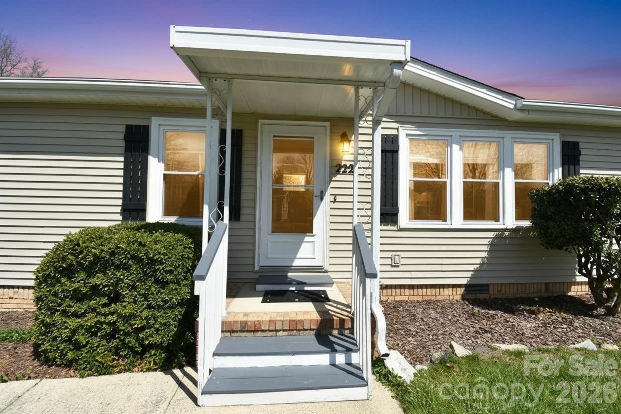222 Cranbrook Circle Hendersonville NC 28792