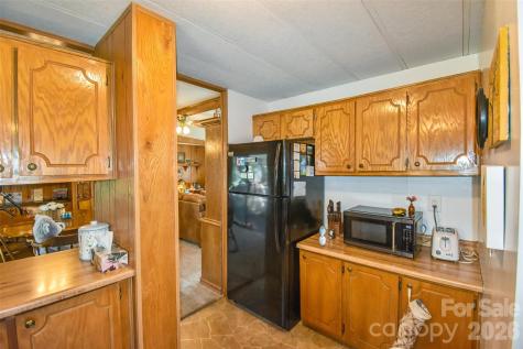 222 Cranbrook Circle Hendersonville NC 28792