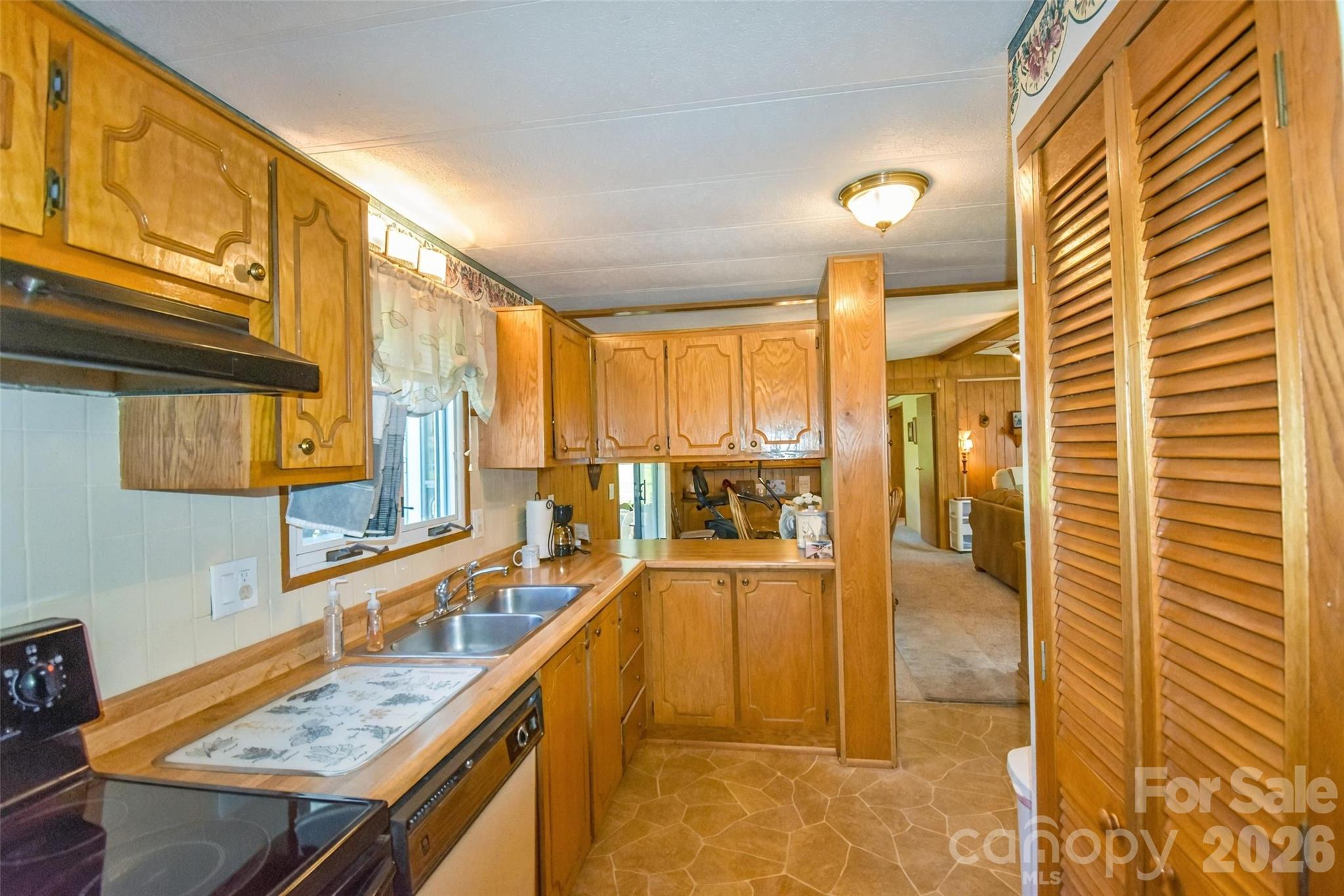 222 Cranbrook Circle Hendersonville NC 28792