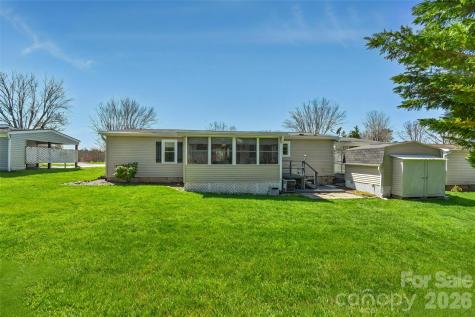 222 Cranbrook Circle Hendersonville NC 28792