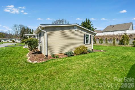 222 Cranbrook Circle Hendersonville NC 28792