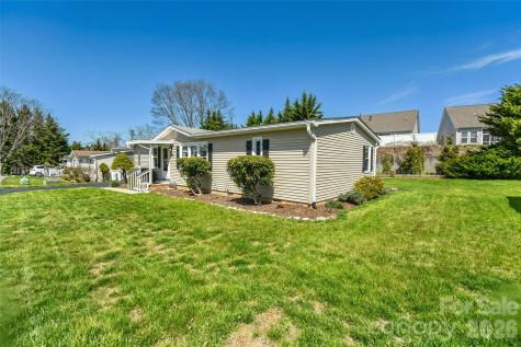 222 Cranbrook Circle Hendersonville NC 28792