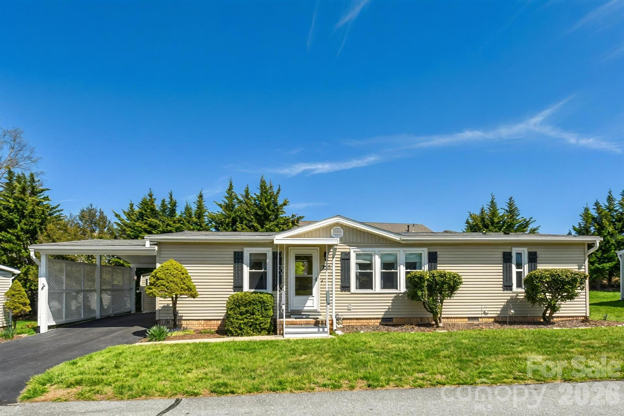 222 Cranbrook Circle Hendersonville NC 28792