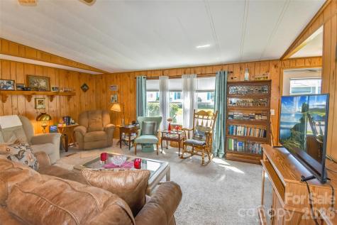 222 Cranbrook Circle Hendersonville NC 28792