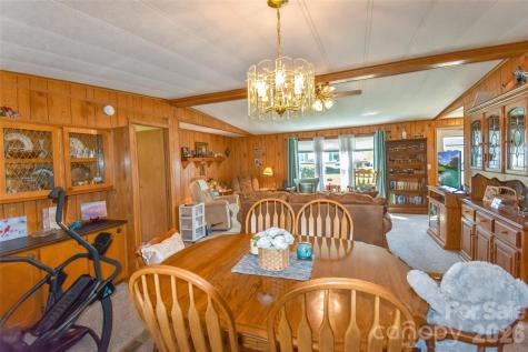 222 Cranbrook Circle Hendersonville NC 28792