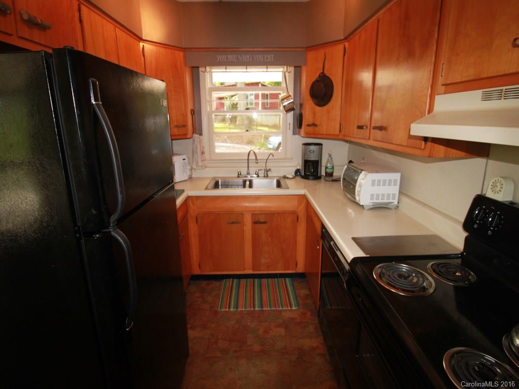 649 Reservoir Road Burnsville NC 28714
