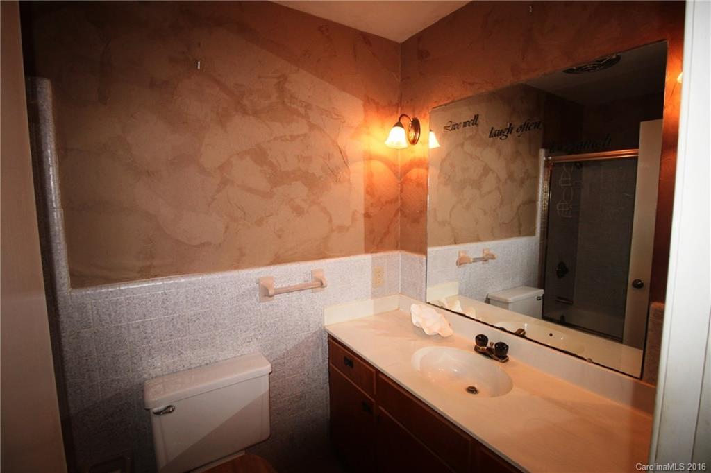 649 Reservoir Road Burnsville NC 28714
