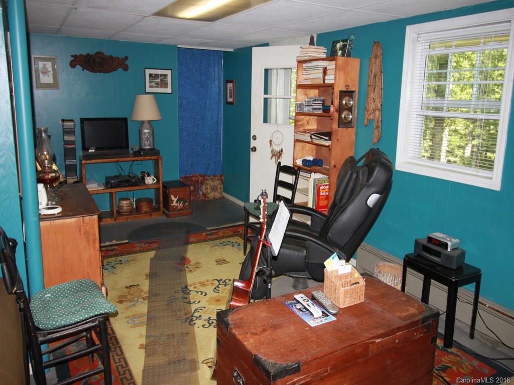 649 Reservoir Road Burnsville NC 28714