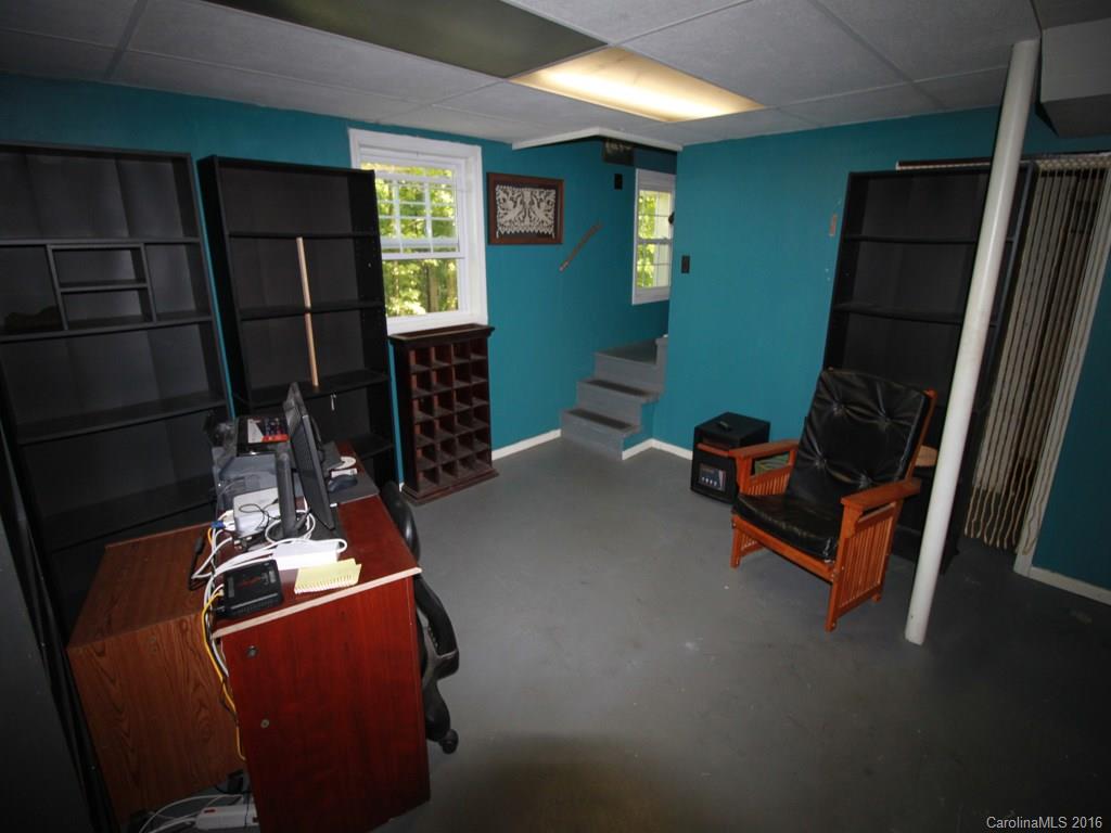 649 Reservoir Road Burnsville NC 28714