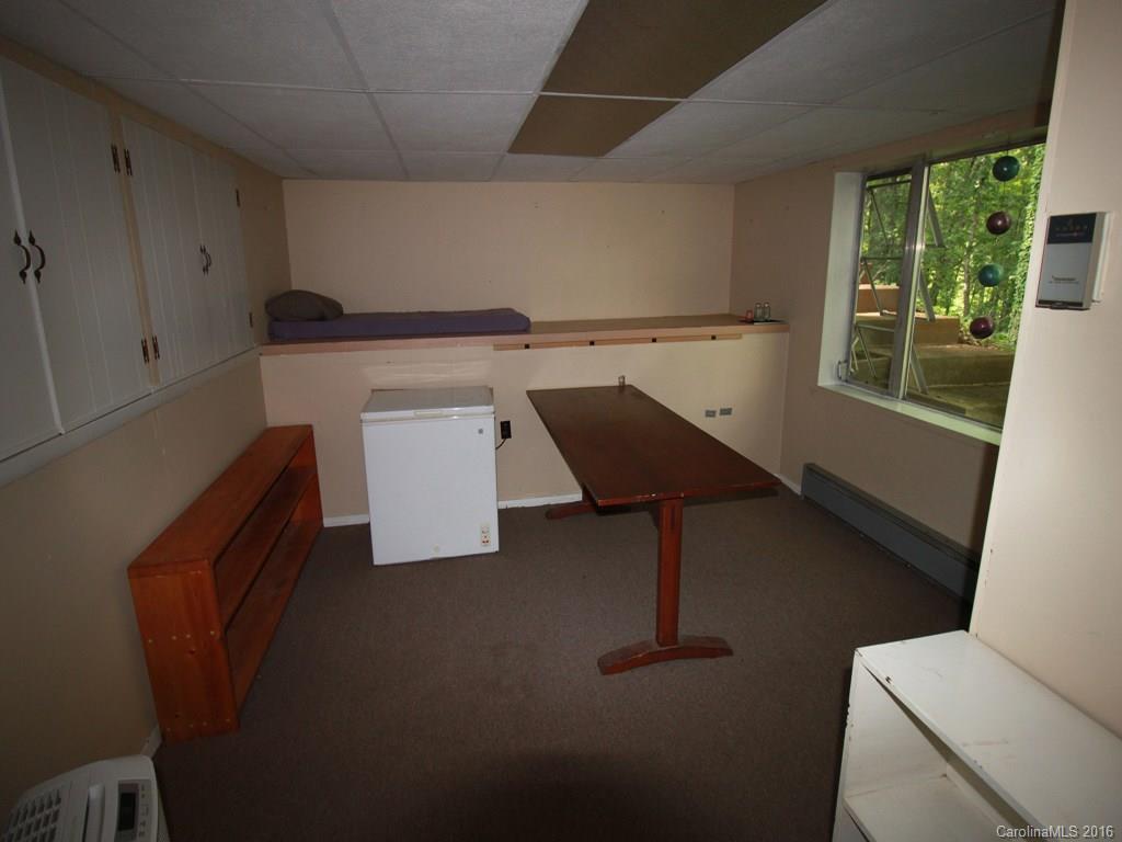 649 Reservoir Road Burnsville NC 28714