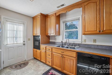 511 Oak Grove Road East Flat Rock NC 28731