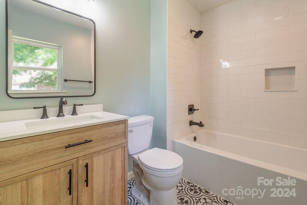 1016 Mountain Drive Candler NC 28715