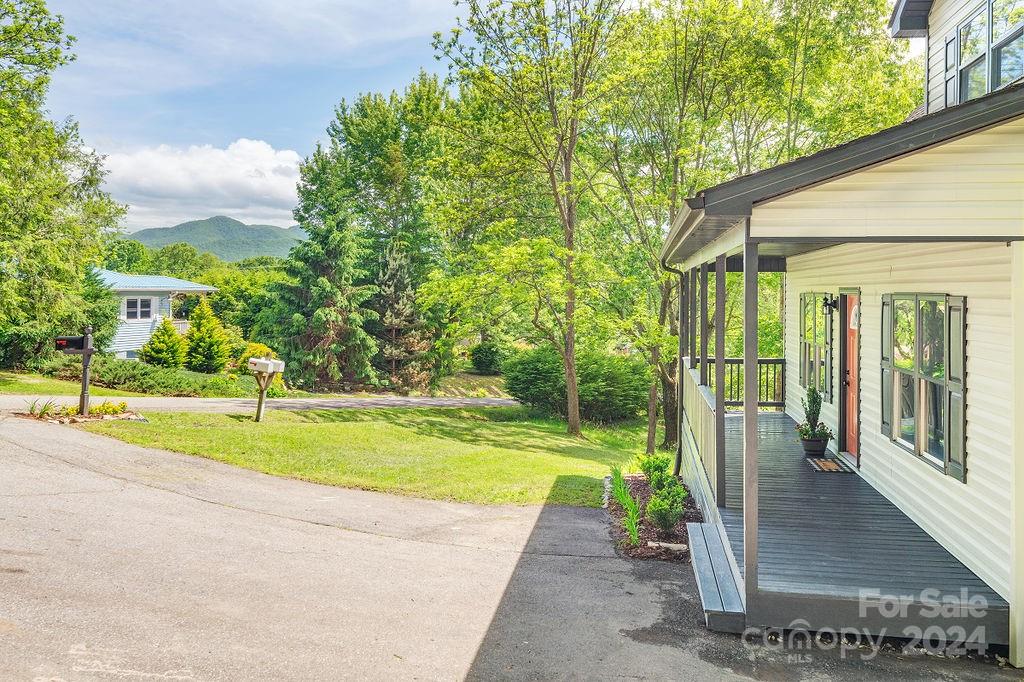 1016 Mountain Drive Candler NC 28715