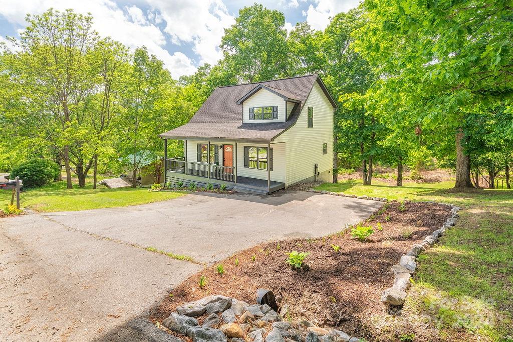 1016 Mountain Drive Candler NC 28715